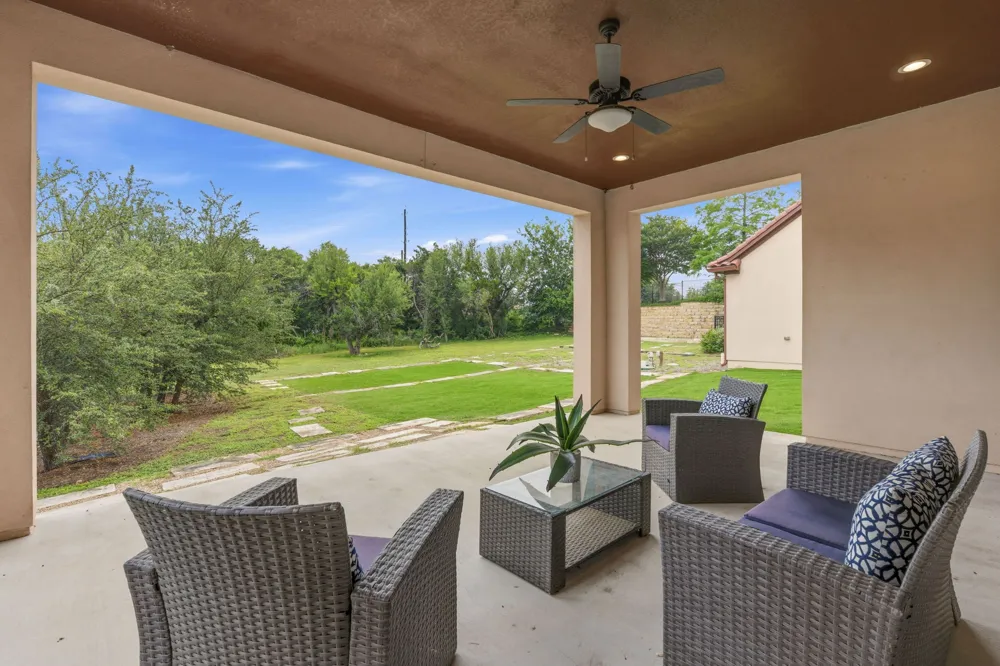 427 Bella Montagna Circle Austin, TX 78734