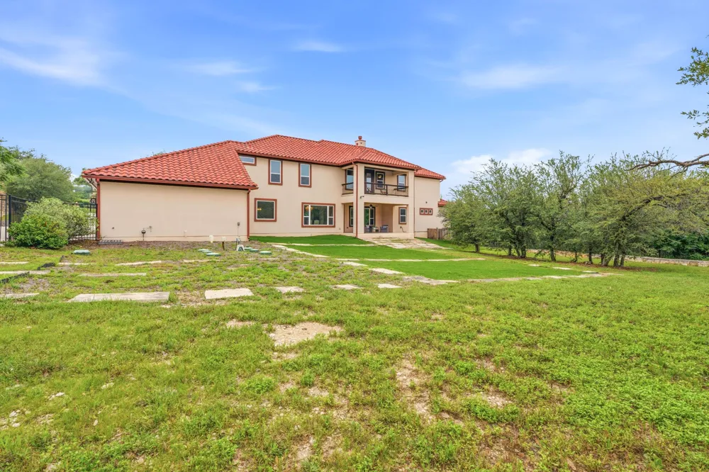 427 Bella Montagna Circle Austin, TX 78734
