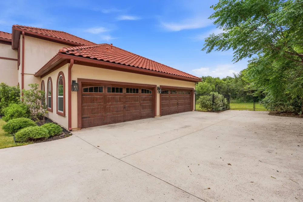 427 Bella Montagna Circle Austin, TX 78734