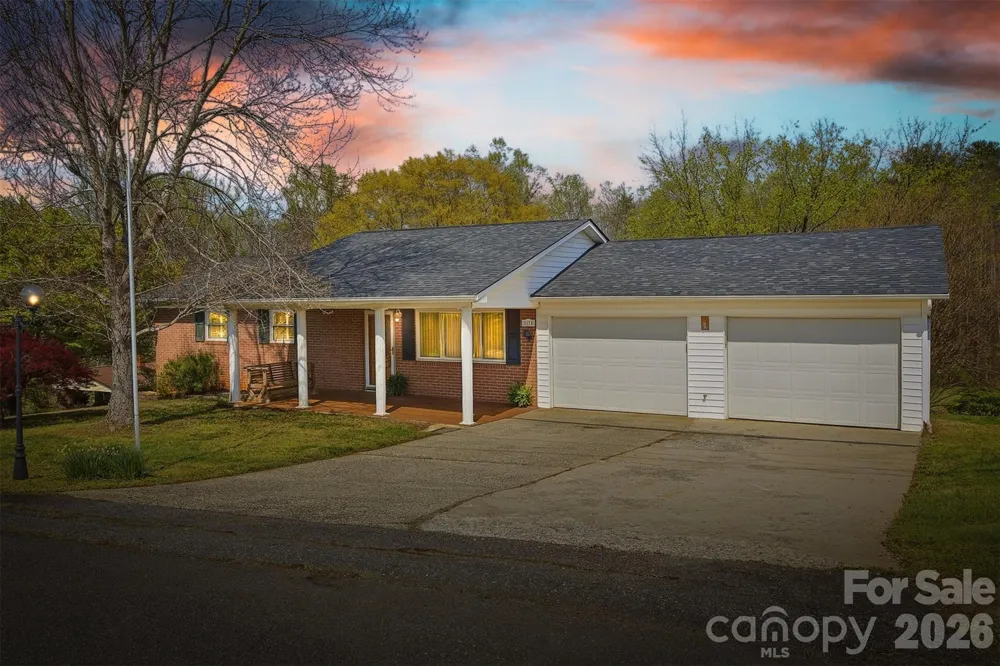 2174 Chester Avenue Morganton, NC 28655