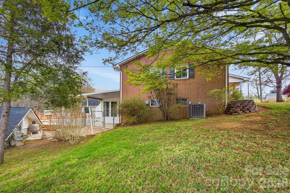 2174 Chester Avenue Morganton, NC 28655