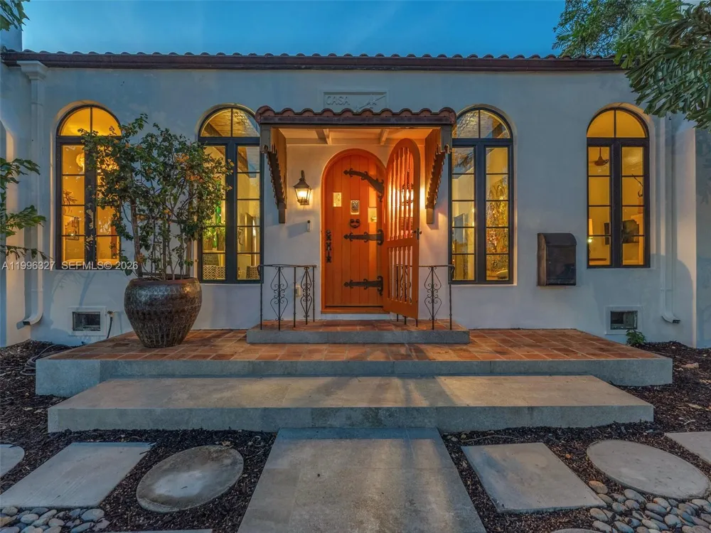 1321 Tyler St Hollywood, FL 33019