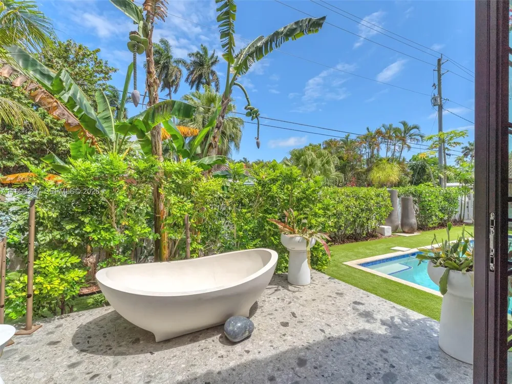 1321 Tyler St Hollywood, FL 33019