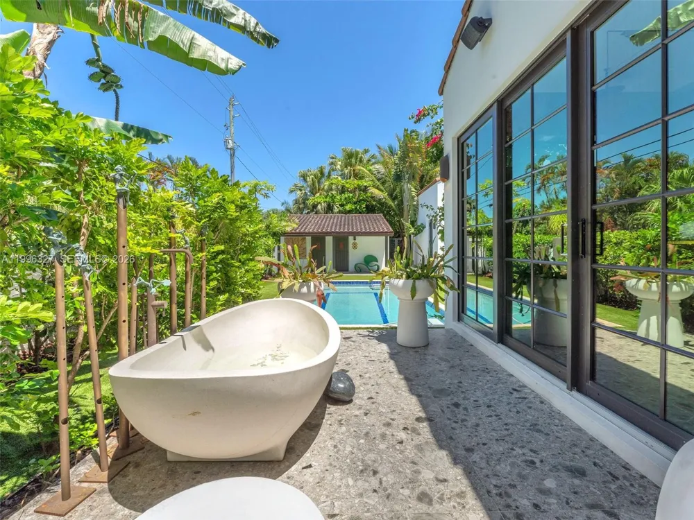 1321 Tyler St Hollywood, FL 33019