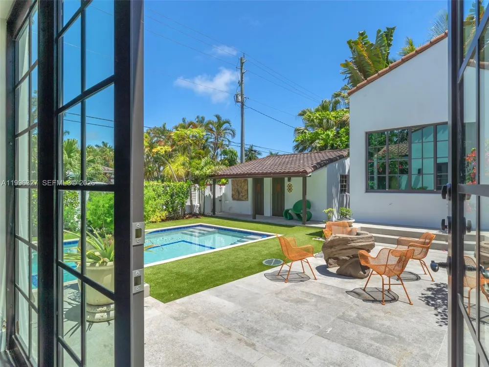 1321 Tyler St Hollywood, FL 33019