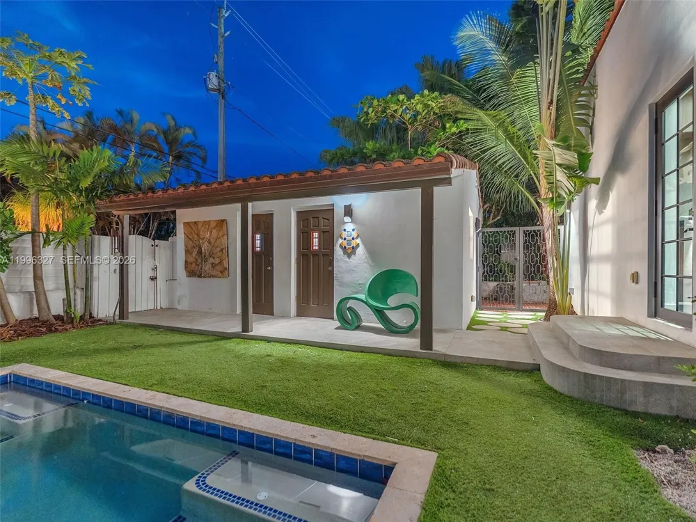 1321 Tyler St Hollywood, FL 33019