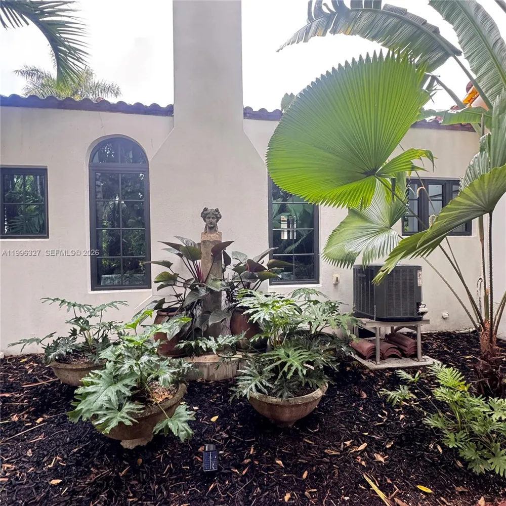 1321 Tyler St Hollywood, FL 33019