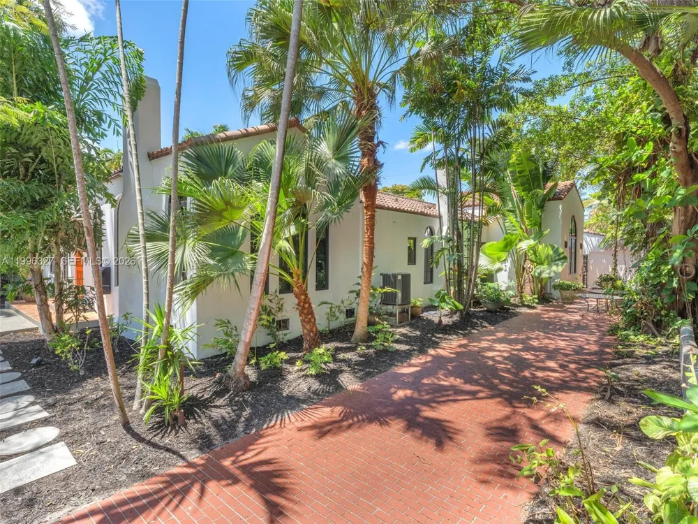 1321 Tyler St Hollywood, FL 33019
