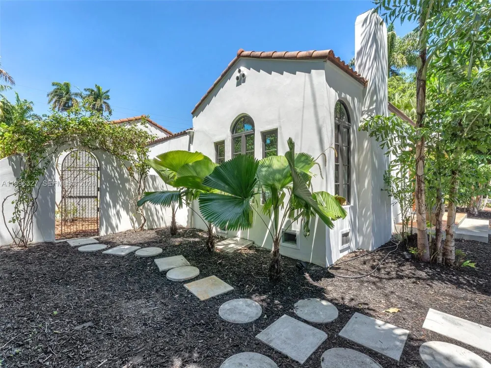 1321 Tyler St Hollywood, FL 33019