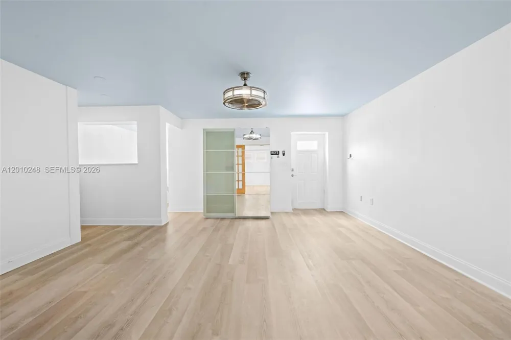 343 Virginia St Hollywood, FL 33019