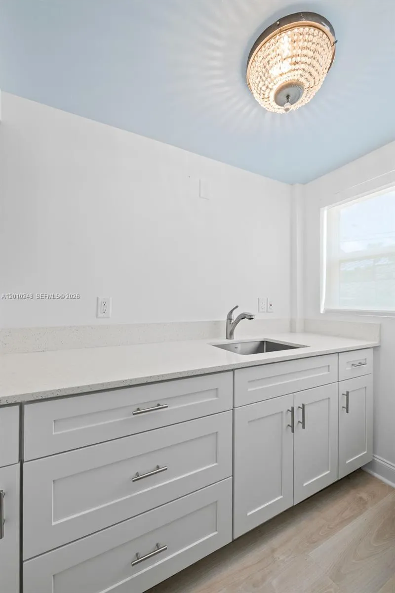 343 Virginia St Hollywood, FL 33019