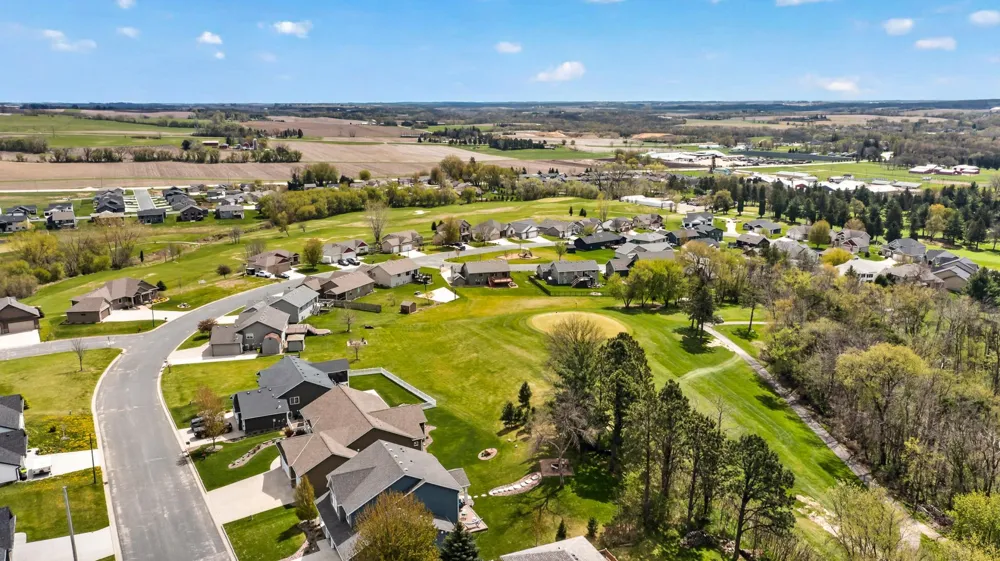 847 Golfview Avenue Zumbrota, MN 55992