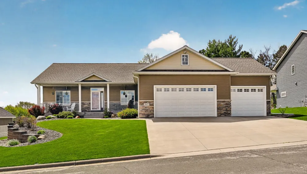 847 Golfview Avenue Zumbrota, MN 55992