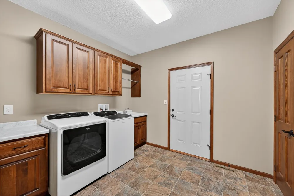 847 Golfview Avenue Zumbrota, MN 55992