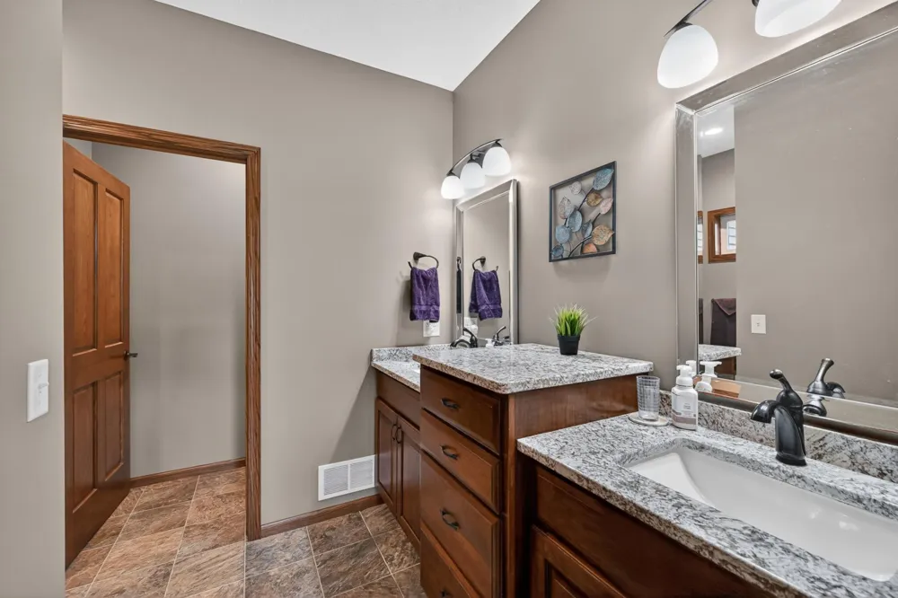 847 Golfview Avenue Zumbrota, MN 55992