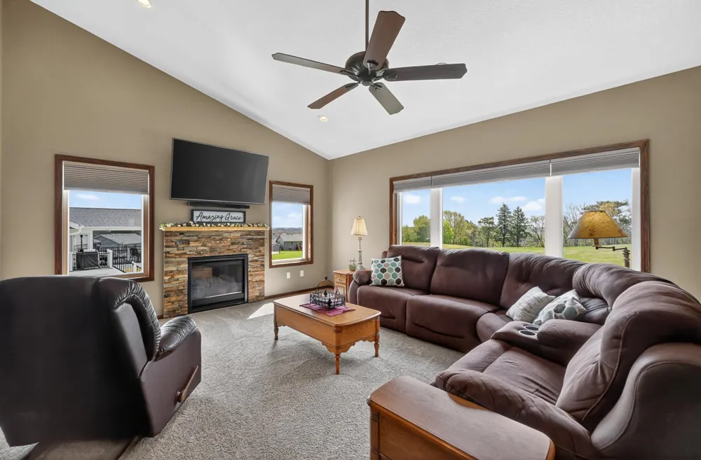 847 Golfview Avenue Zumbrota, MN 55992