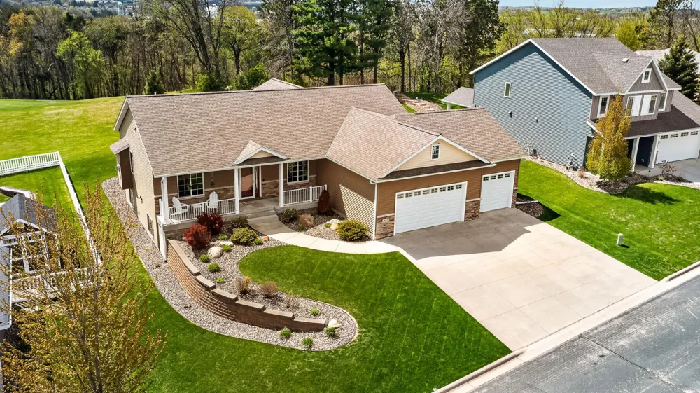 847 Golfview Avenue Zumbrota, MN 55992