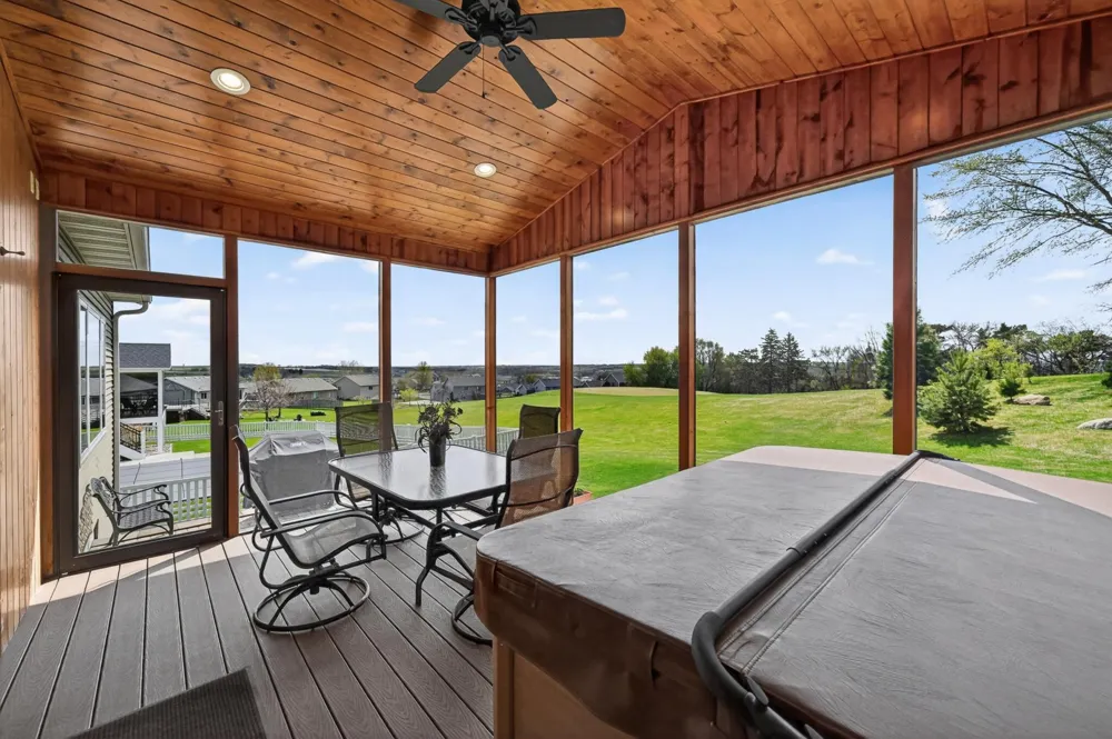 847 Golfview Avenue Zumbrota, MN 55992
