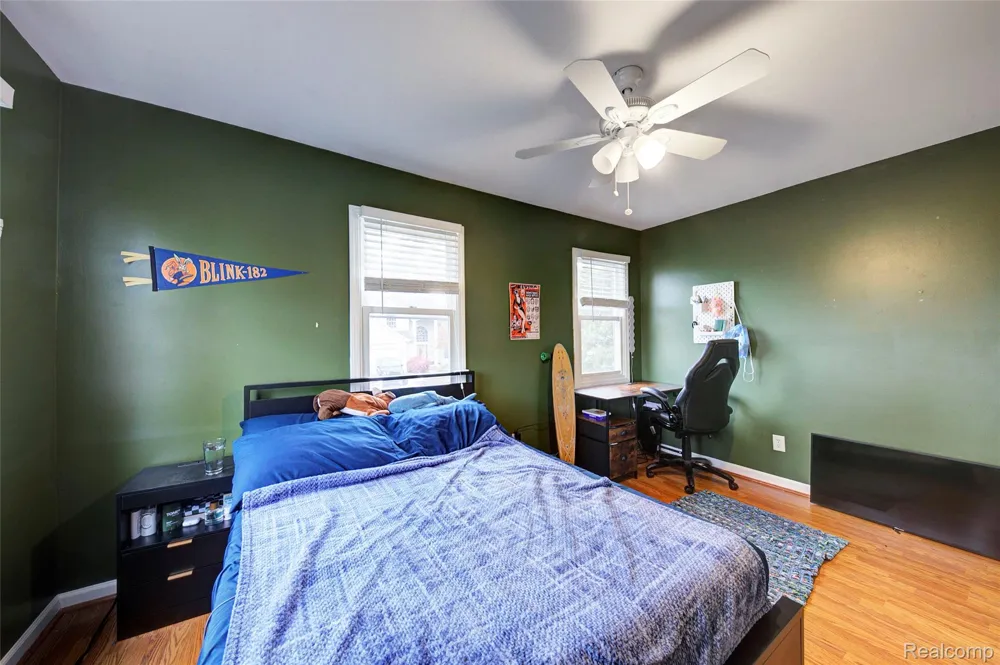 212 Hillcroft Drive Walled Lake City, MI 48390