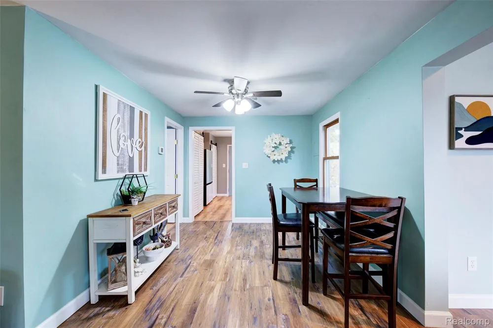 212 Hillcroft Drive Walled Lake City, MI 48390