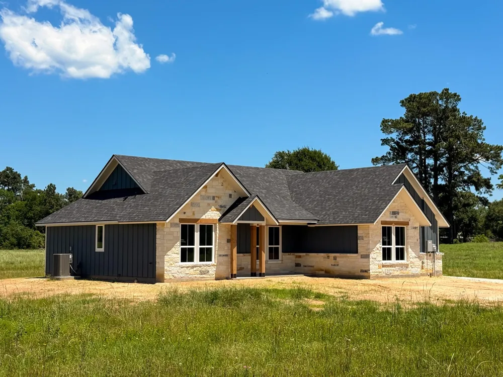 879 Pineview Circle Jewett, TX 75846
