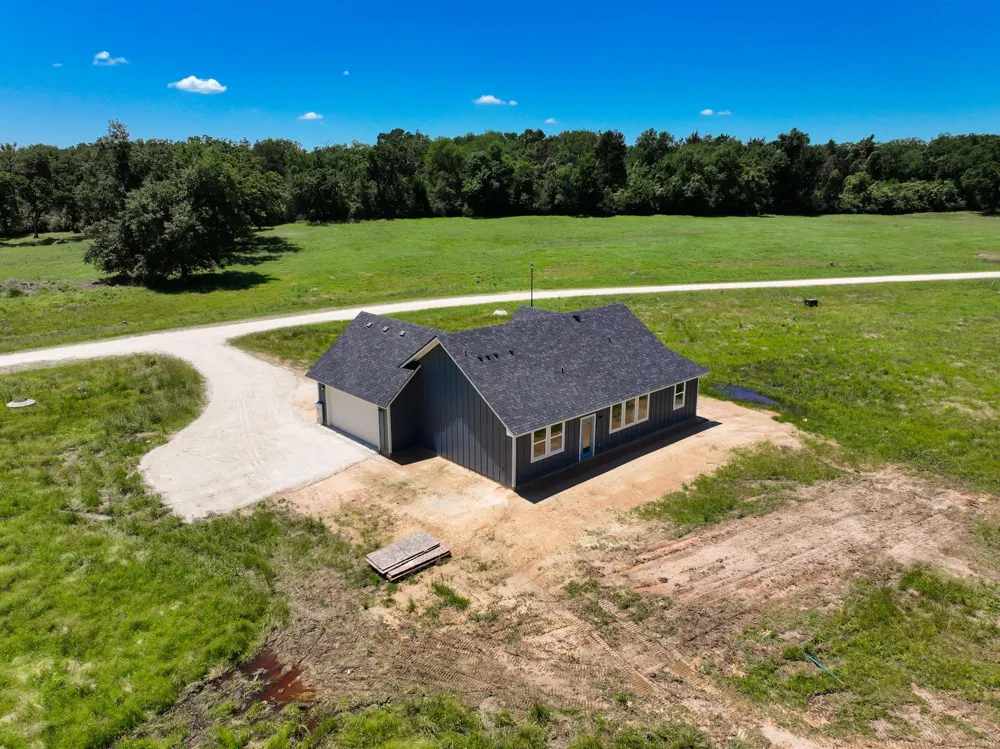 879 Pineview Circle Jewett, TX 75846