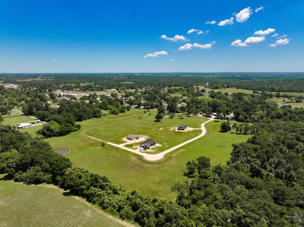 879 Pineview Circle Jewett, TX 75846
