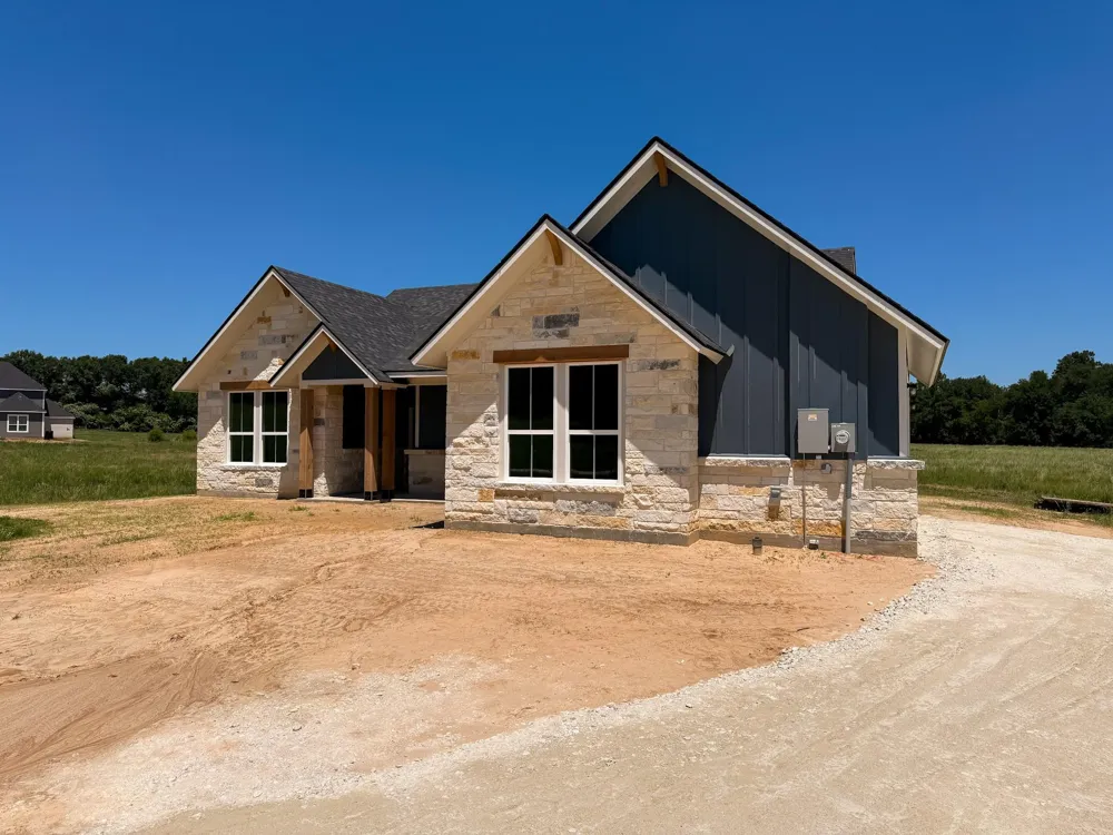 879 Pineview Circle Jewett, TX 75846