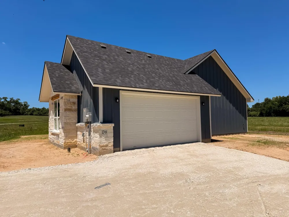 879 Pineview Circle Jewett, TX 75846