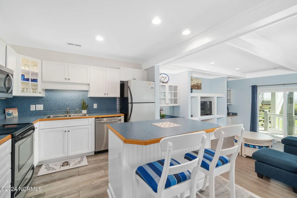 2905 Pointe West Drive #B1 Pier Pointe Emerald Isle, NC 28594