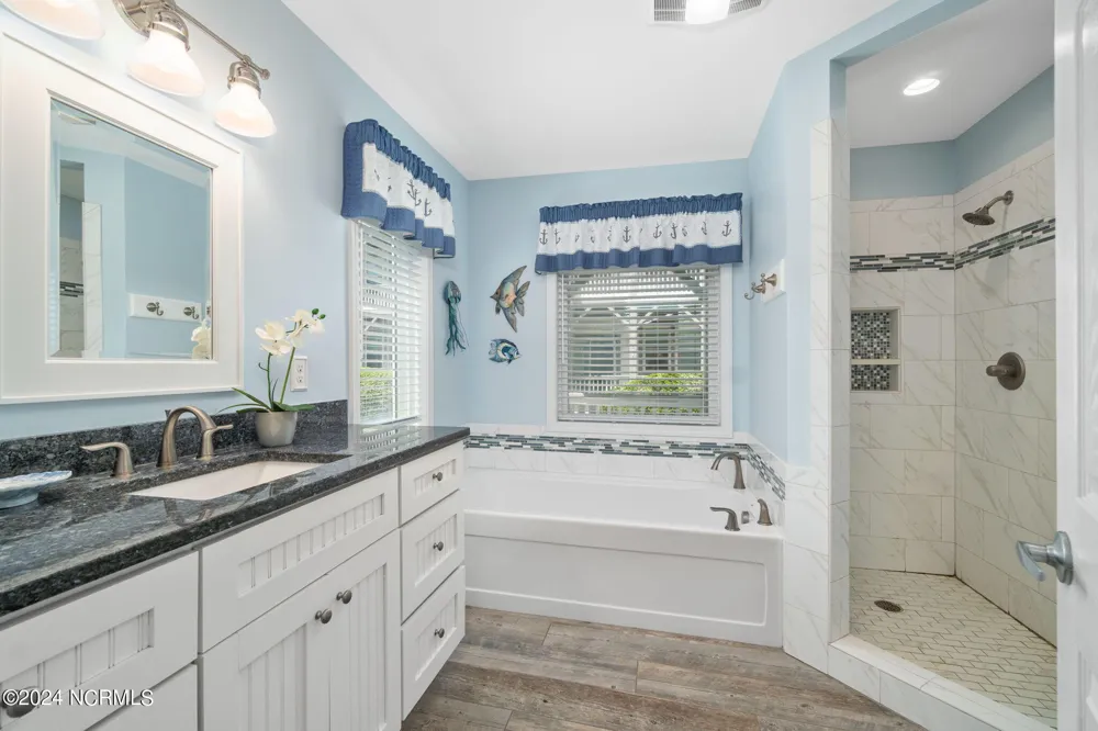 2905 Pointe West Drive #B1 Pier Pointe Emerald Isle, NC 28594