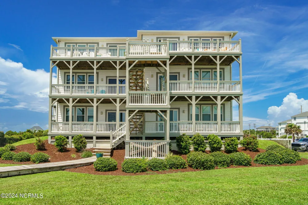 2905 Pointe West Drive #B1 Pier Pointe Emerald Isle, NC 28594
