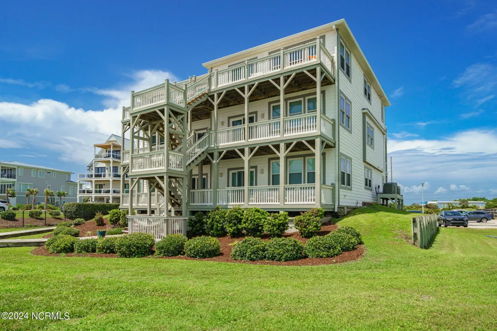 2905 Pointe West Drive #B1 Pier Pointe Emerald Isle, NC 28594