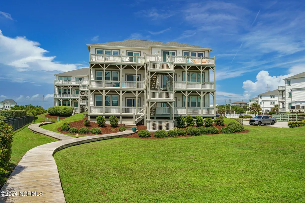 2905 Pointe West Drive #B1 Pier Pointe Emerald Isle, NC 28594