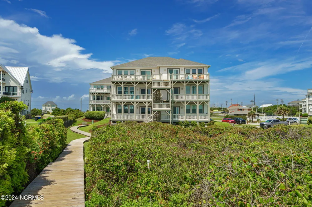 2905 Pointe West Drive #B1 Pier Pointe Emerald Isle, NC 28594