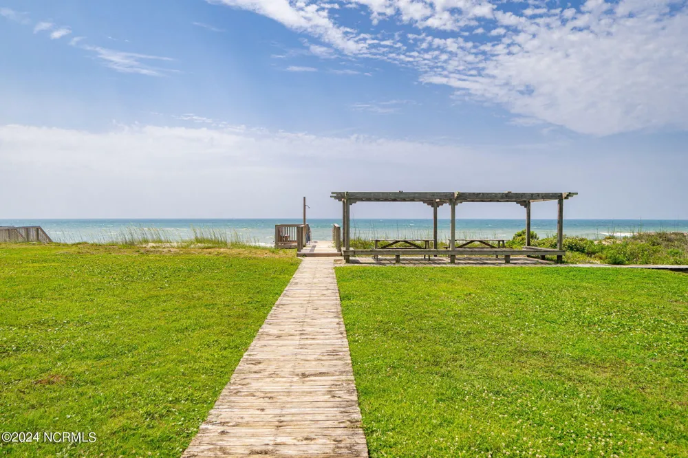 2905 Pointe West Drive #B1 Pier Pointe Emerald Isle, NC 28594