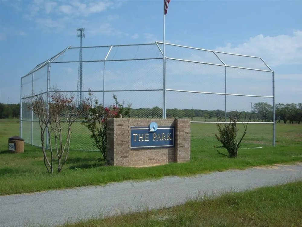Lillys Court Runaway Bay, TX 76426