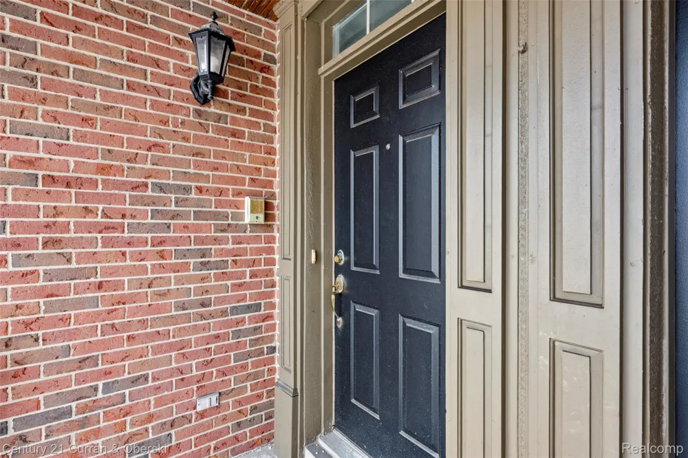 22123 W VILLAGE DRIVE Dearborn City, MI 48124