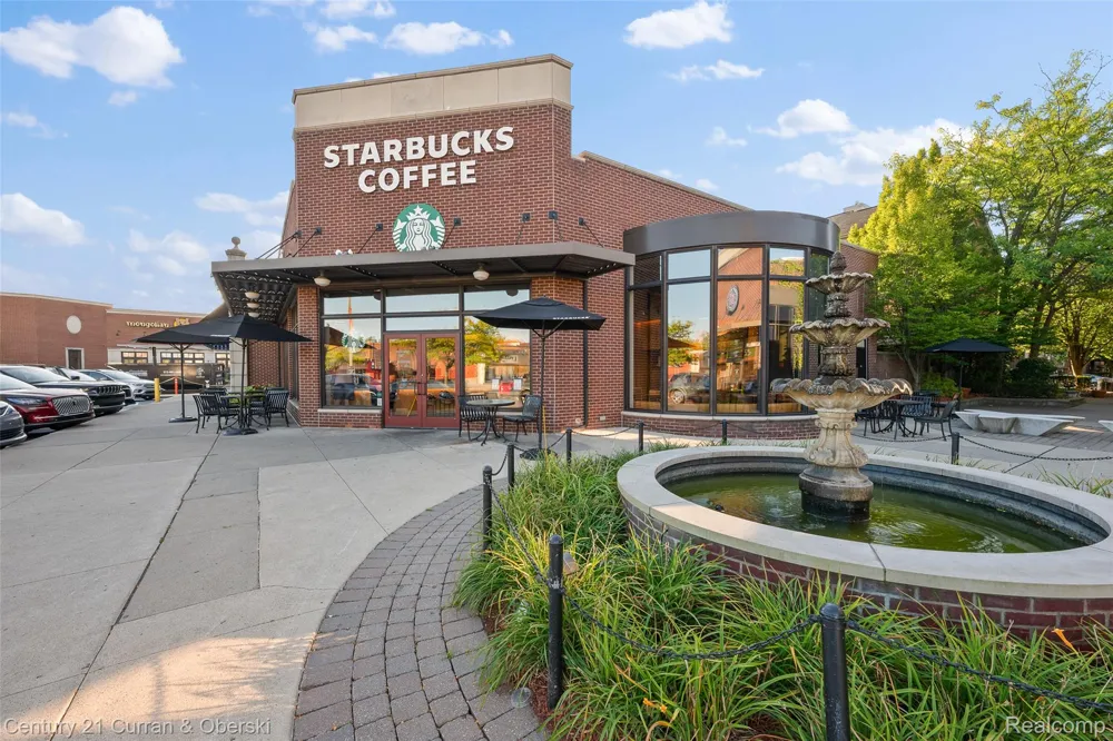 22123 W VILLAGE DRIVE Dearborn City, MI 48124