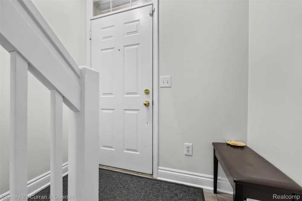 22123 W VILLAGE DRIVE Dearborn City, MI 48124