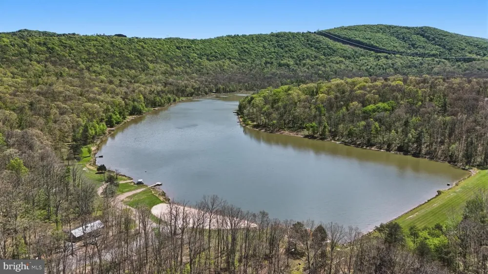 839 LAKE FERNDALE Springfield, WV 26763