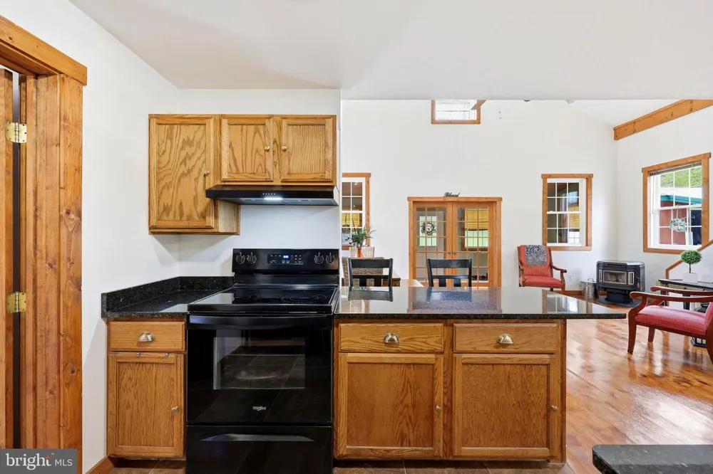 839 LAKE FERNDALE Springfield, WV 26763