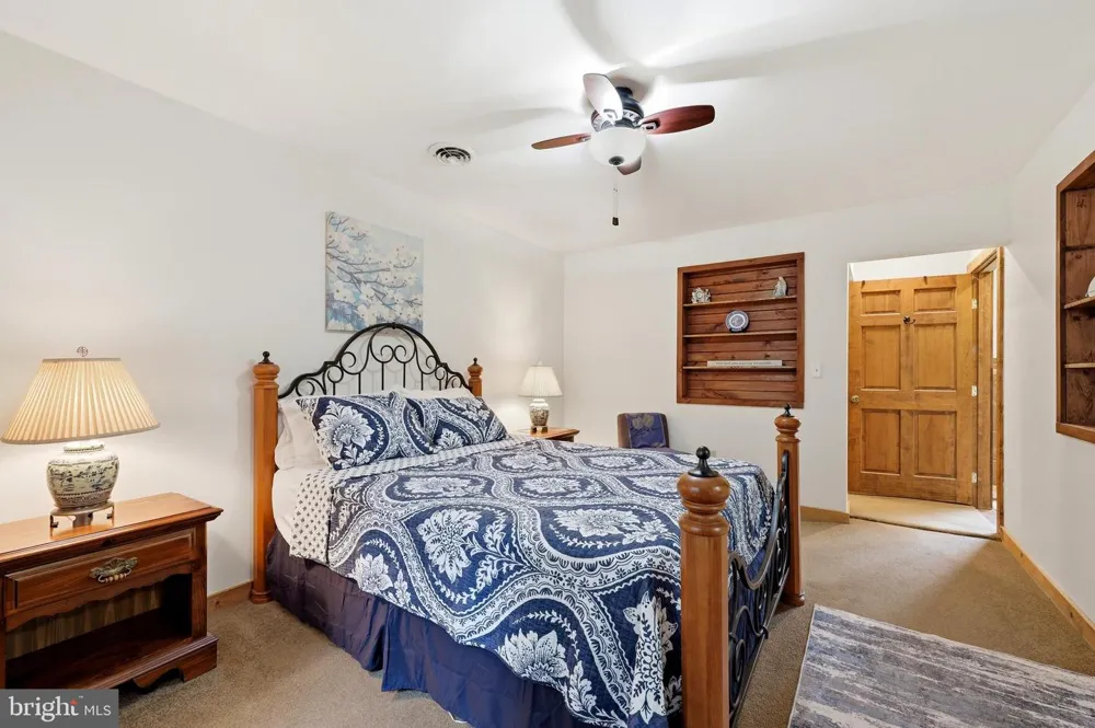 839 LAKE FERNDALE Springfield, WV 26763