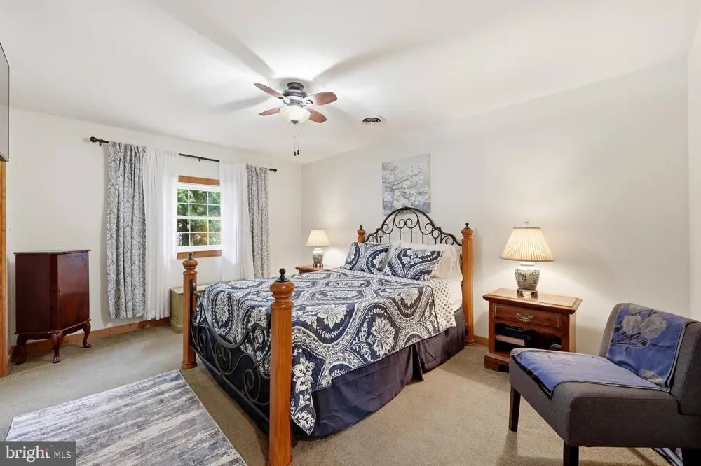 839 LAKE FERNDALE Springfield, WV 26763
