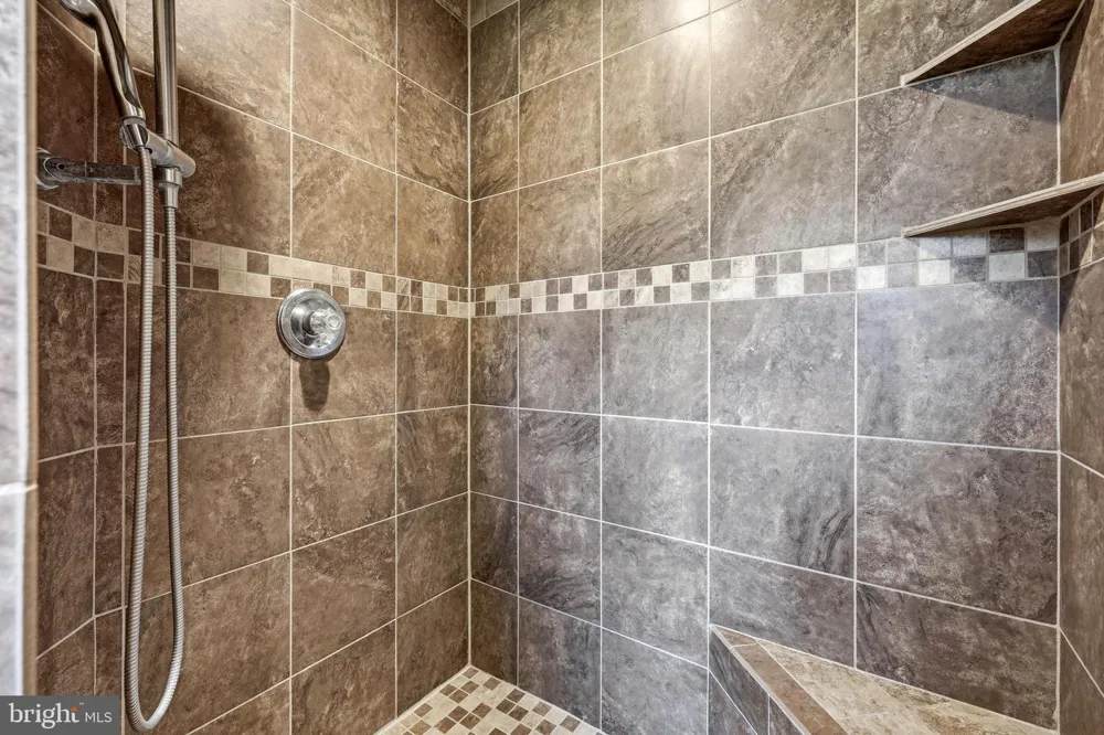 839 LAKE FERNDALE Springfield, WV 26763