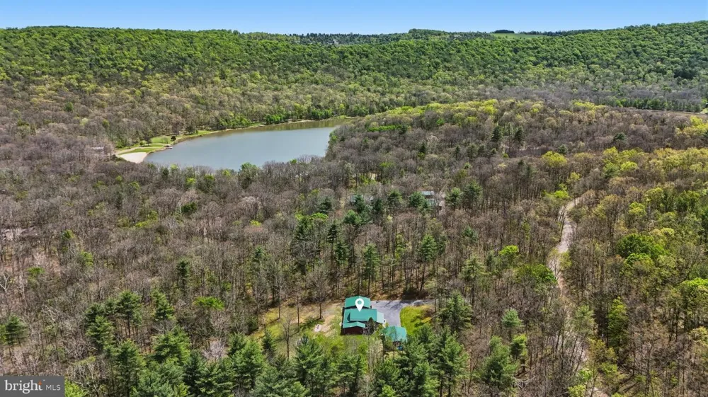 839 LAKE FERNDALE Springfield, WV 26763