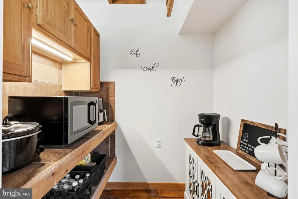839 LAKE FERNDALE Springfield, WV 26763