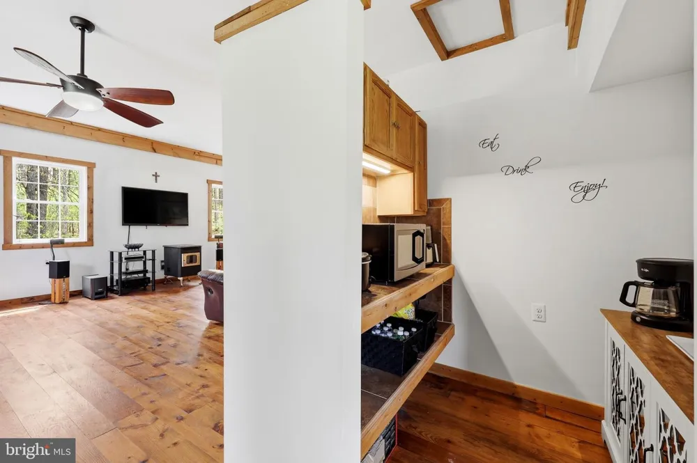839 LAKE FERNDALE Springfield, WV 26763