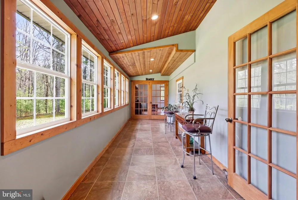 839 LAKE FERNDALE Springfield, WV 26763