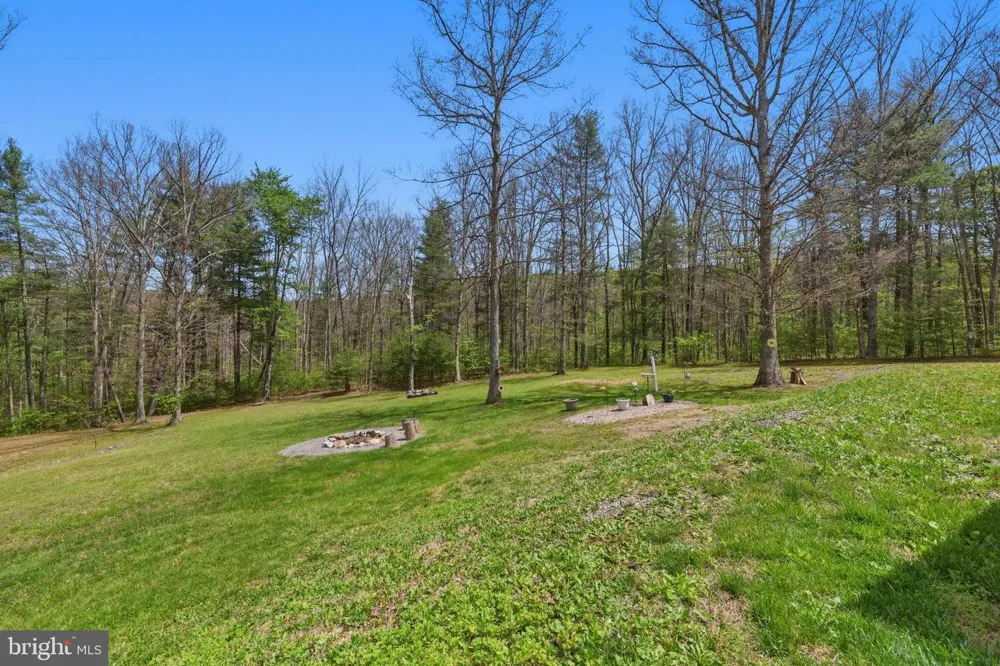 839 LAKE FERNDALE Springfield, WV 26763